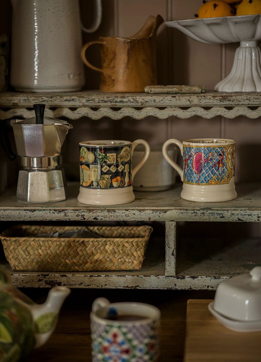 Christmas Dresser 1/2 Pint Mug - RUTHERFORD & Co
