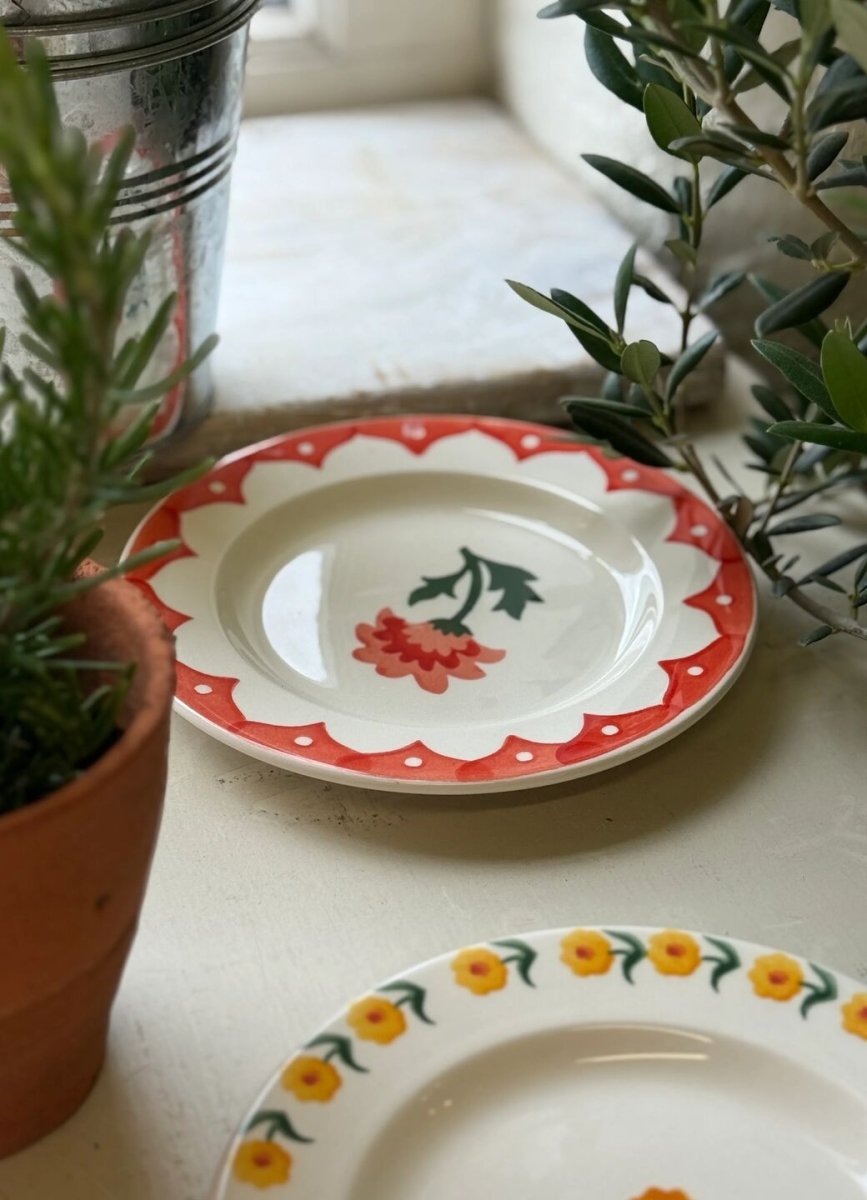Chrysanthemum 6 1/2" Plate - RUTHERFORD & Co