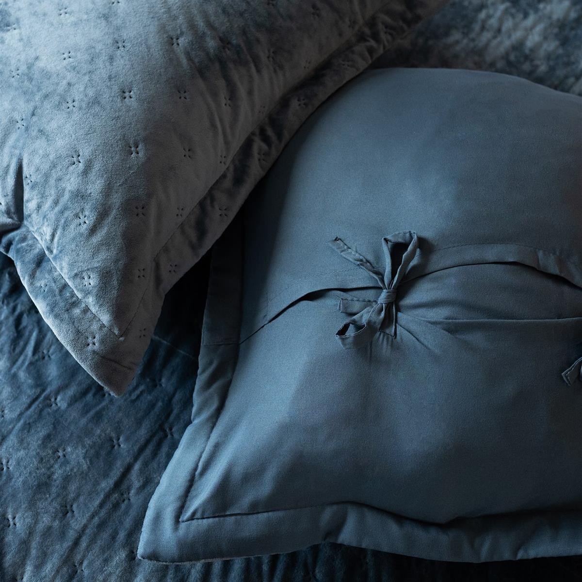 Clara Velvet Bedspread - RUTHERFORD & Co
