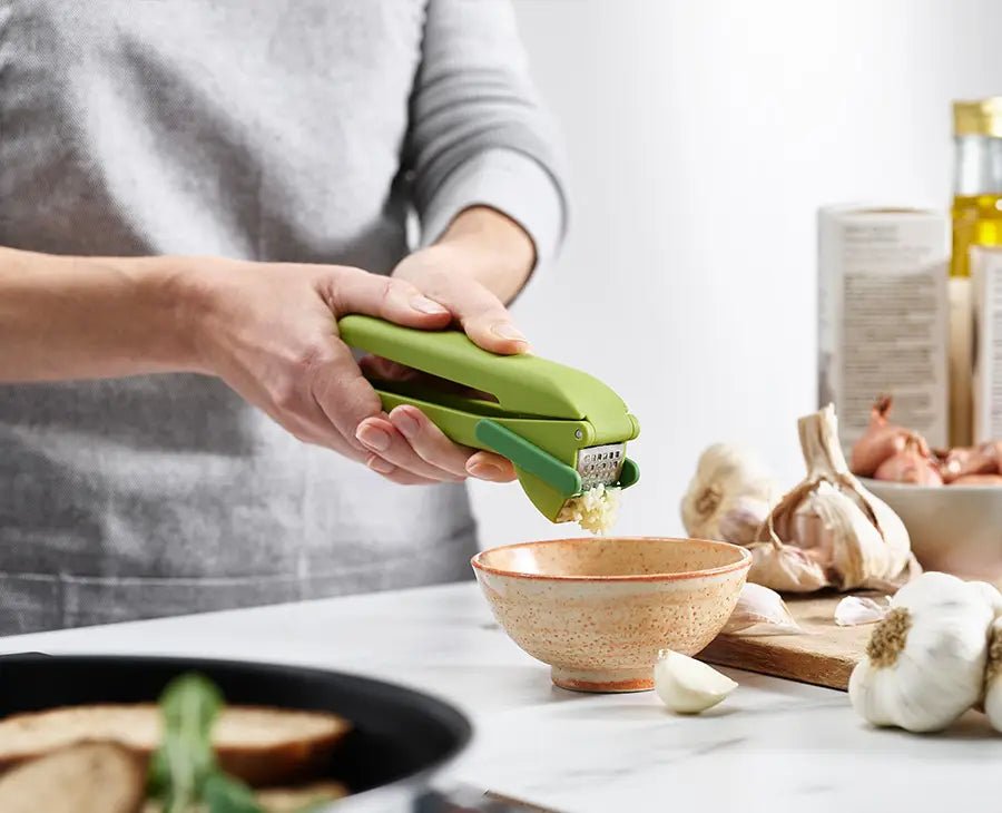 CleanForce™ Green Garlic Press - RUTHERFORD & Co