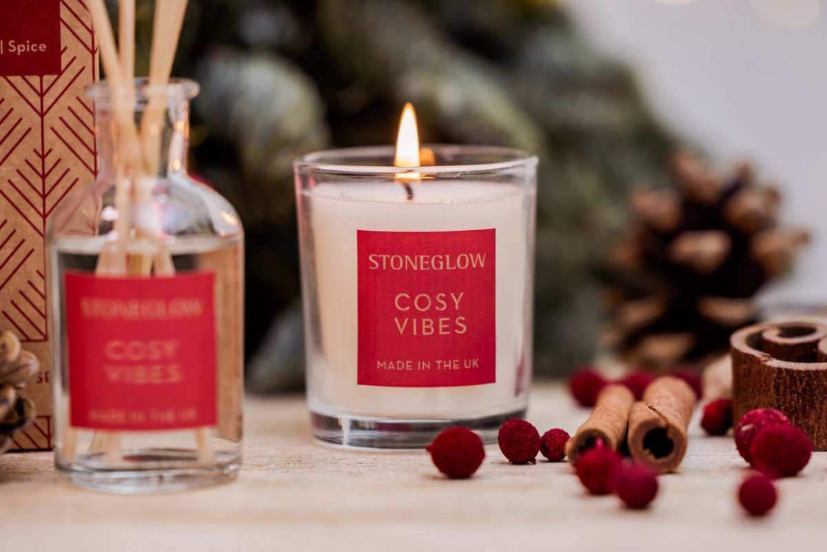 Cosy Vibes - Scented Gift Set (Mini Scented soy candle & reed diffuser ...
