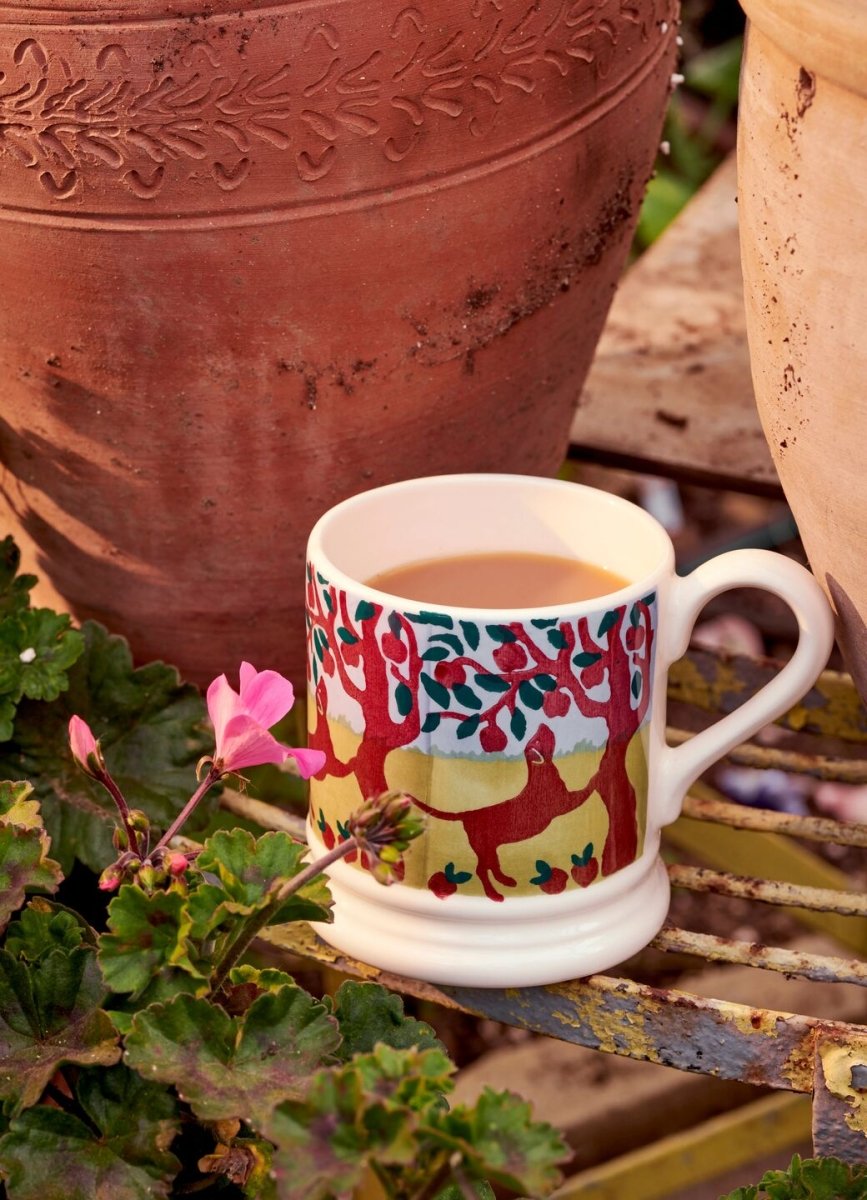 Country Icons Apple Orchard 1/2 Pint Mug - RUTHERFORD & Co