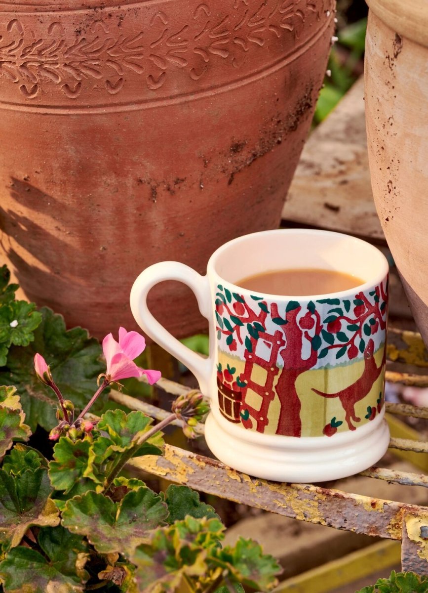 Country Icons Apple Orchard 1/2 Pint Mug - RUTHERFORD & Co