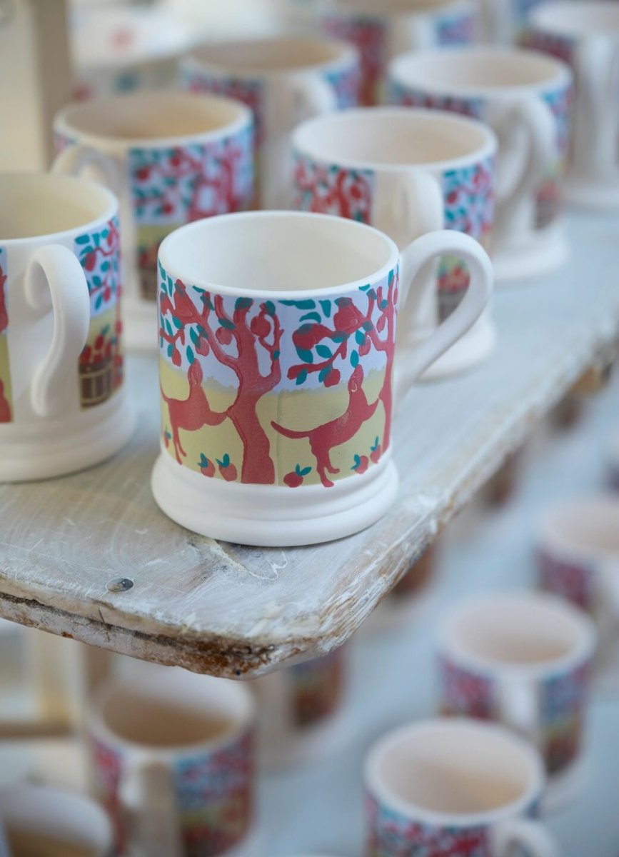 Country Icons Apple Orchard 1/2 Pint Mug - RUTHERFORD & Co