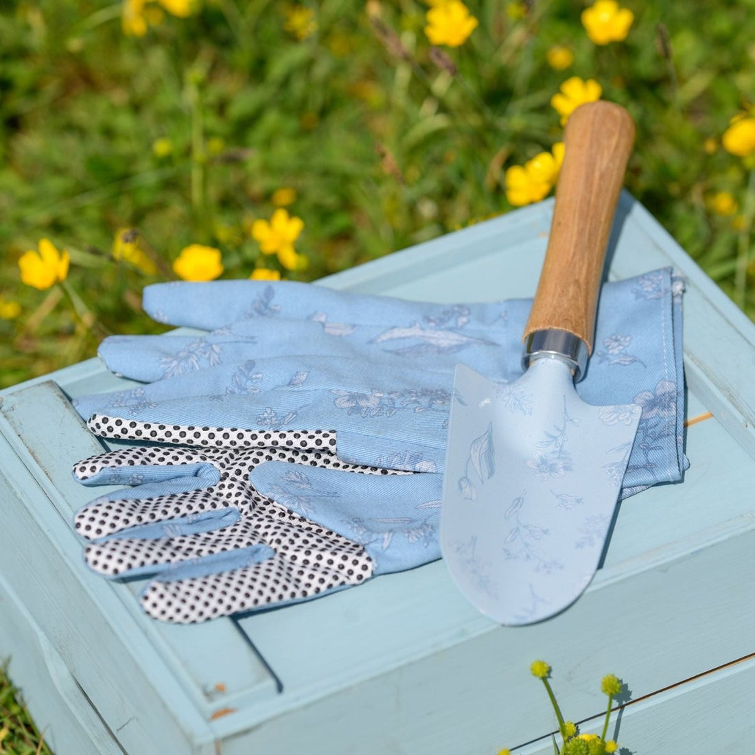Country Living Trowel & Gloves Set - RUTHERFORD & Co