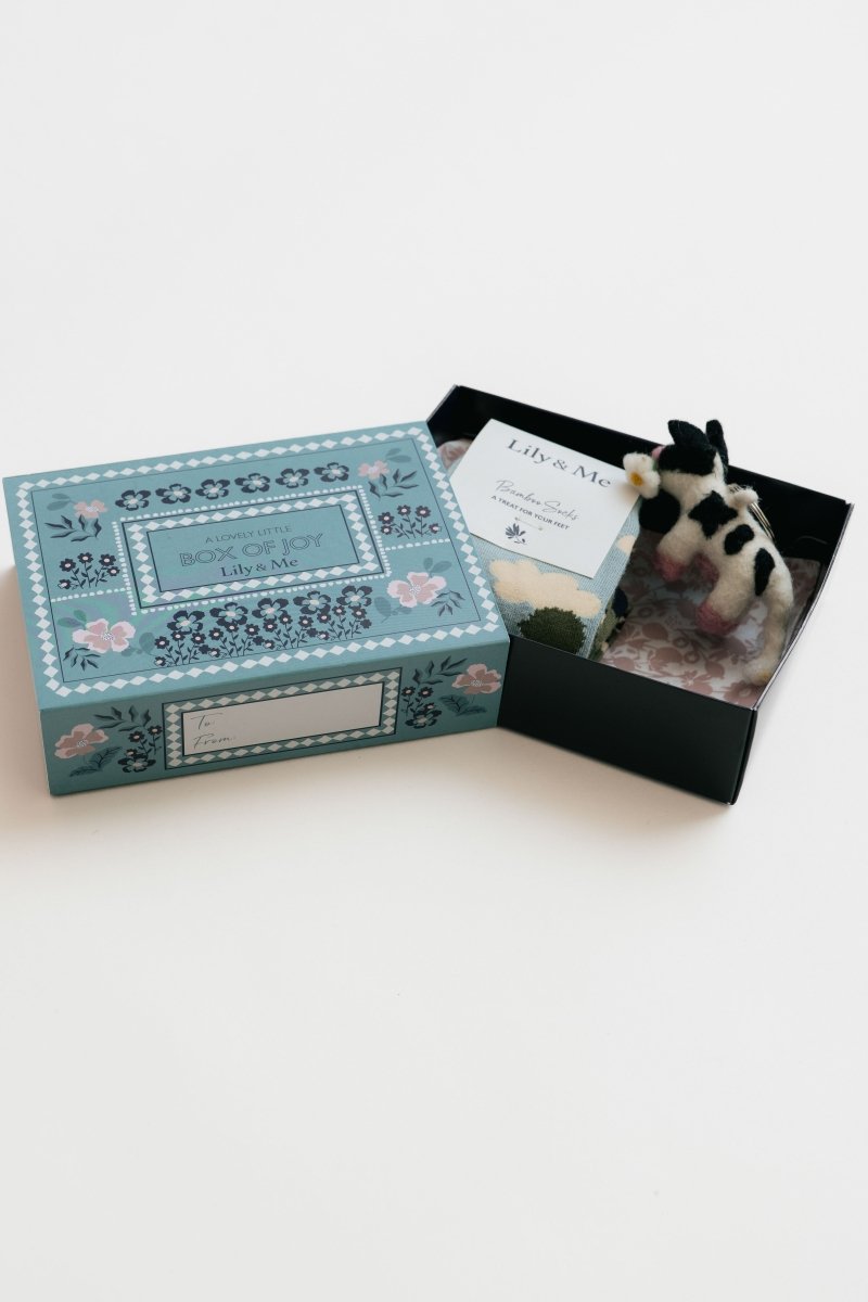 Country Scene Socks And Cow Keyring Giftbox - RUTHERFORD & Co