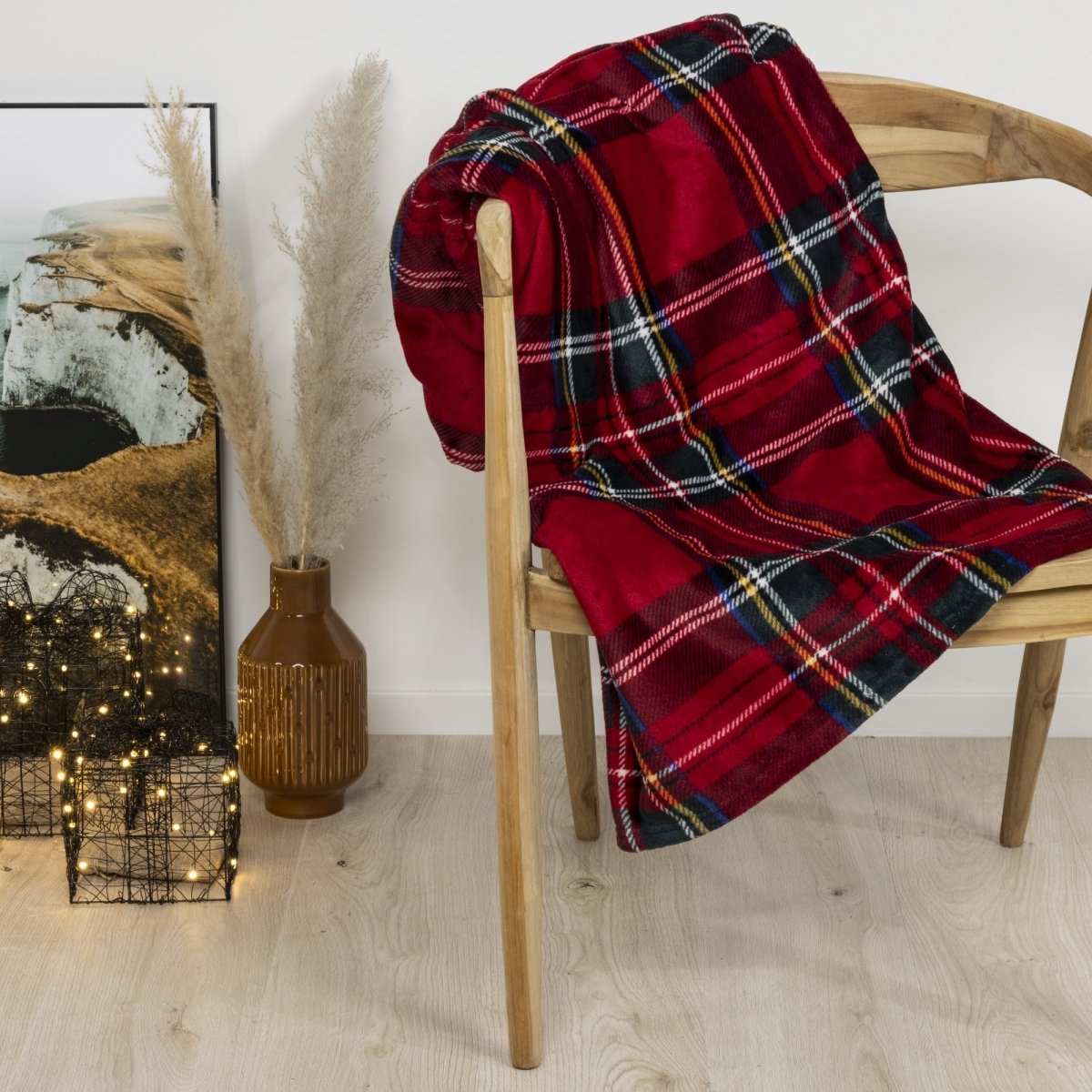 Decoris Throw - Red - RUTHERFORD & Co