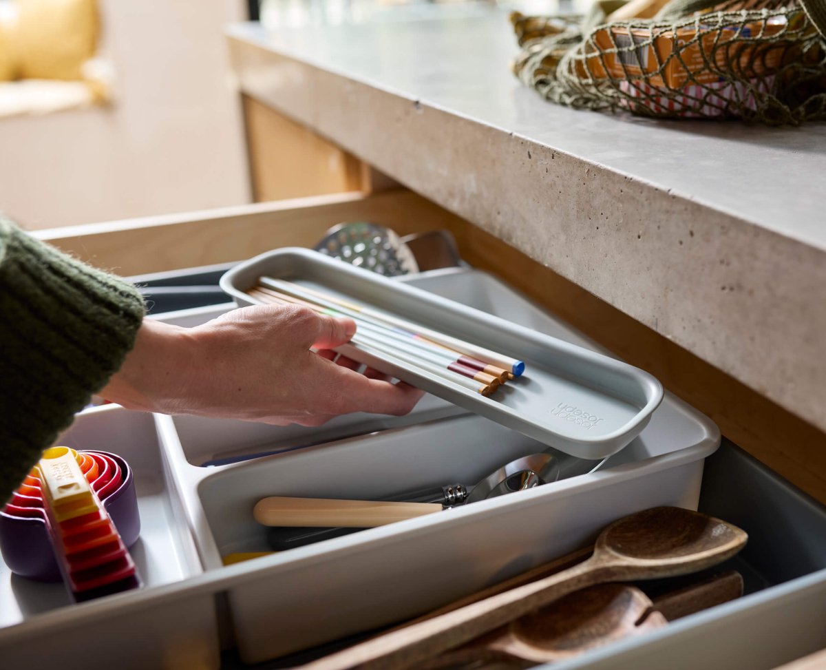 DrawerStore™ Expanding Cutlery, Utensil & Gadget Organiser - RUTHERFORD & Co
