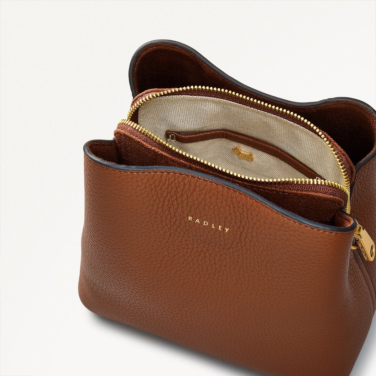 DUKES PLACE/SADDLE/SMALL COMPARTMENT CROSSBODY - RUTHERFORD & Co