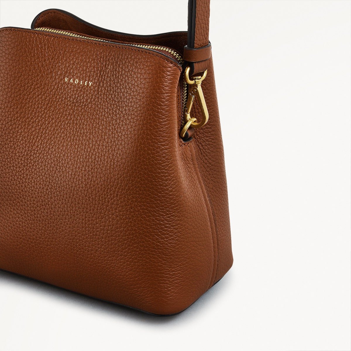 DUKES PLACE/SADDLE/SMALL COMPARTMENT CROSSBODY - RUTHERFORD & Co