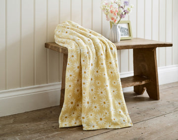 DY Cozy Comforts Daisy Throw - RUTHERFORD & Co