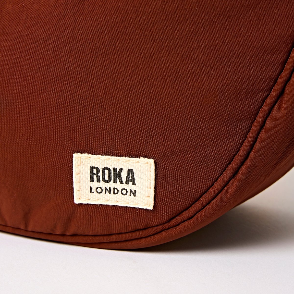Farringdon Half Moon Bag in Henna - RUTHERFORD & Co