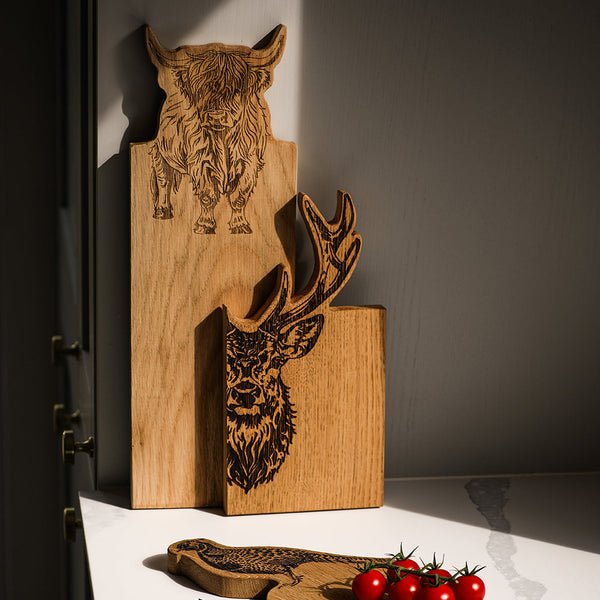 FRAMED OAK SERVING BOARD/HIGHLAND COW - RUTHERFORD & Co
