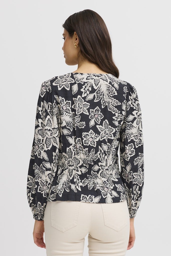 FRARIANA SH 4 black aop so25 01a - RUTHERFORD & Co