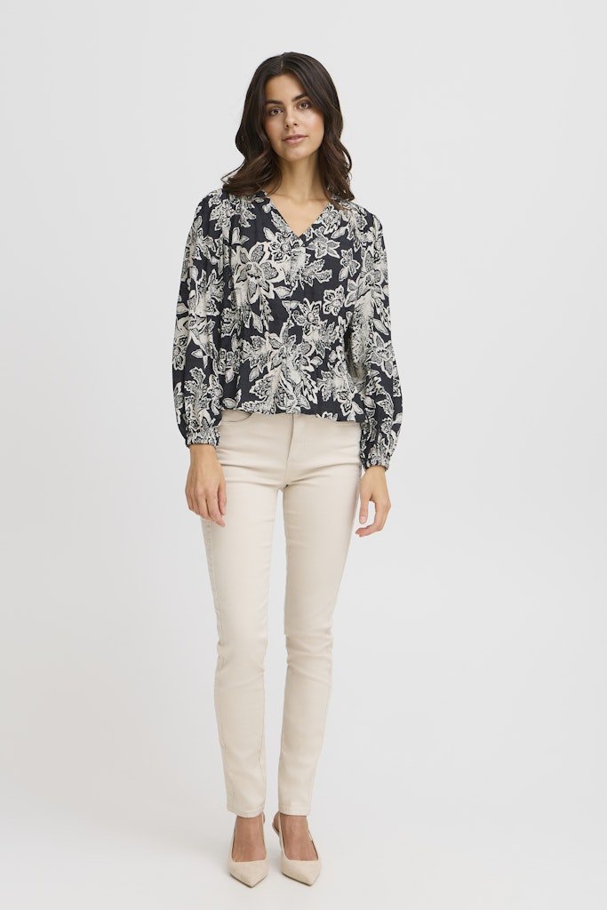 FRARIANA SH 4 black aop so25 01a - RUTHERFORD & Co