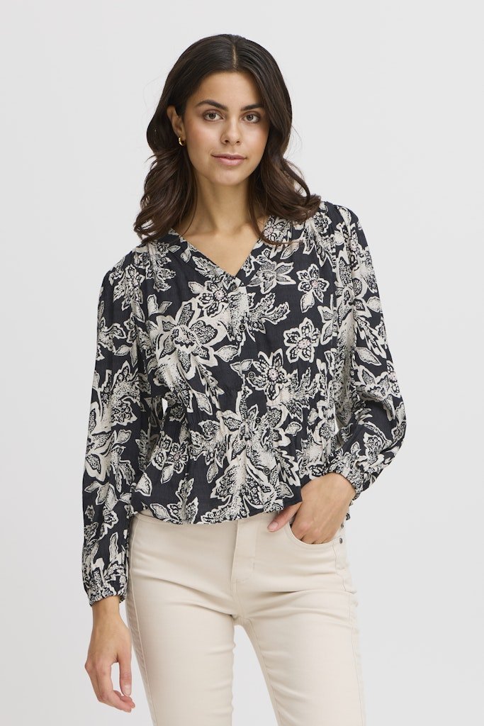 FRARIANA SH 4 black aop so25 01a - RUTHERFORD & Co