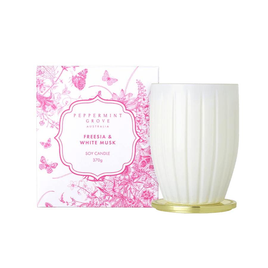 Freesia & White Musk Soy Candle 370g - RUTHERFORD & Co