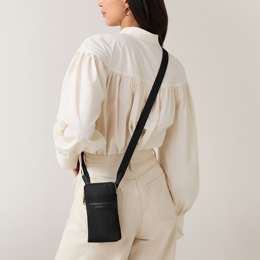 HOLLAND PARK/BLACK/MEDIUM ZIP AROUND PHONE CROSSBODY - RUTHERFORD & Co