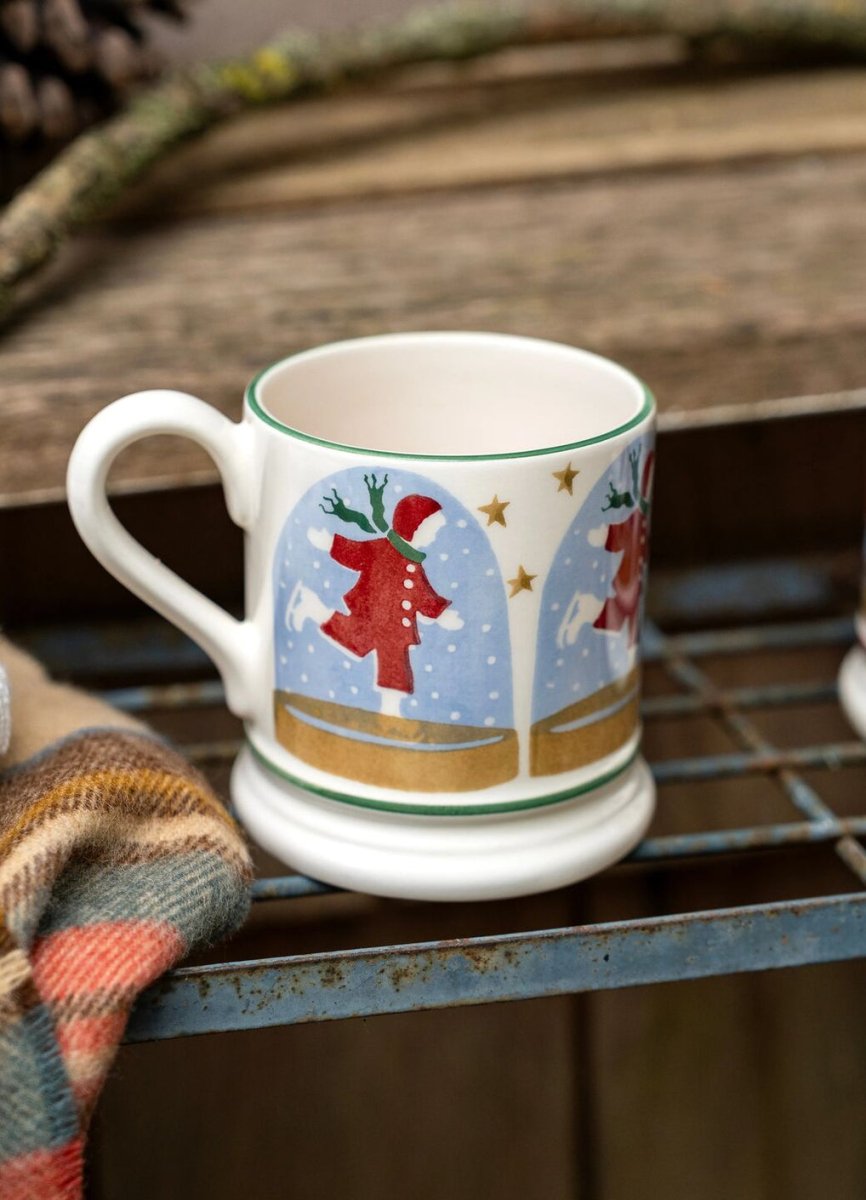Ice Skater Snow Globe 1/2 Pint Mug - RUTHERFORD & Co