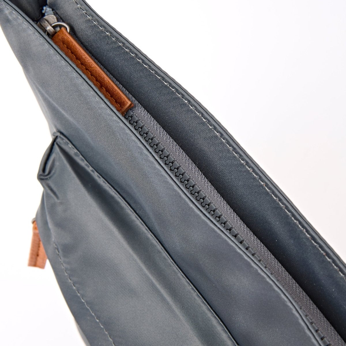 Kennington Crossbody Bag in Beluga - RUTHERFORD & Co