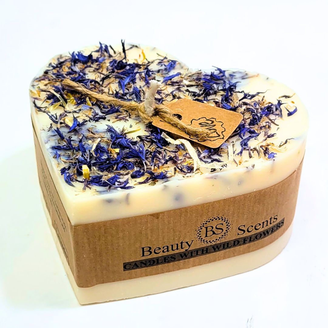 Large Heart Scented Candle with Wild Flowers - RUTHERFORD & Co