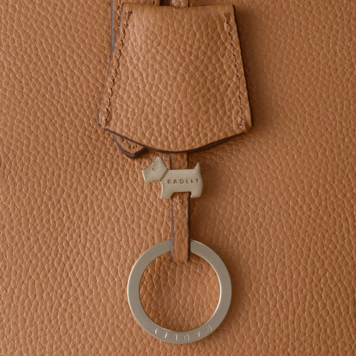 Large Ziptop Shoulder Tan - RUTHERFORD & Co
