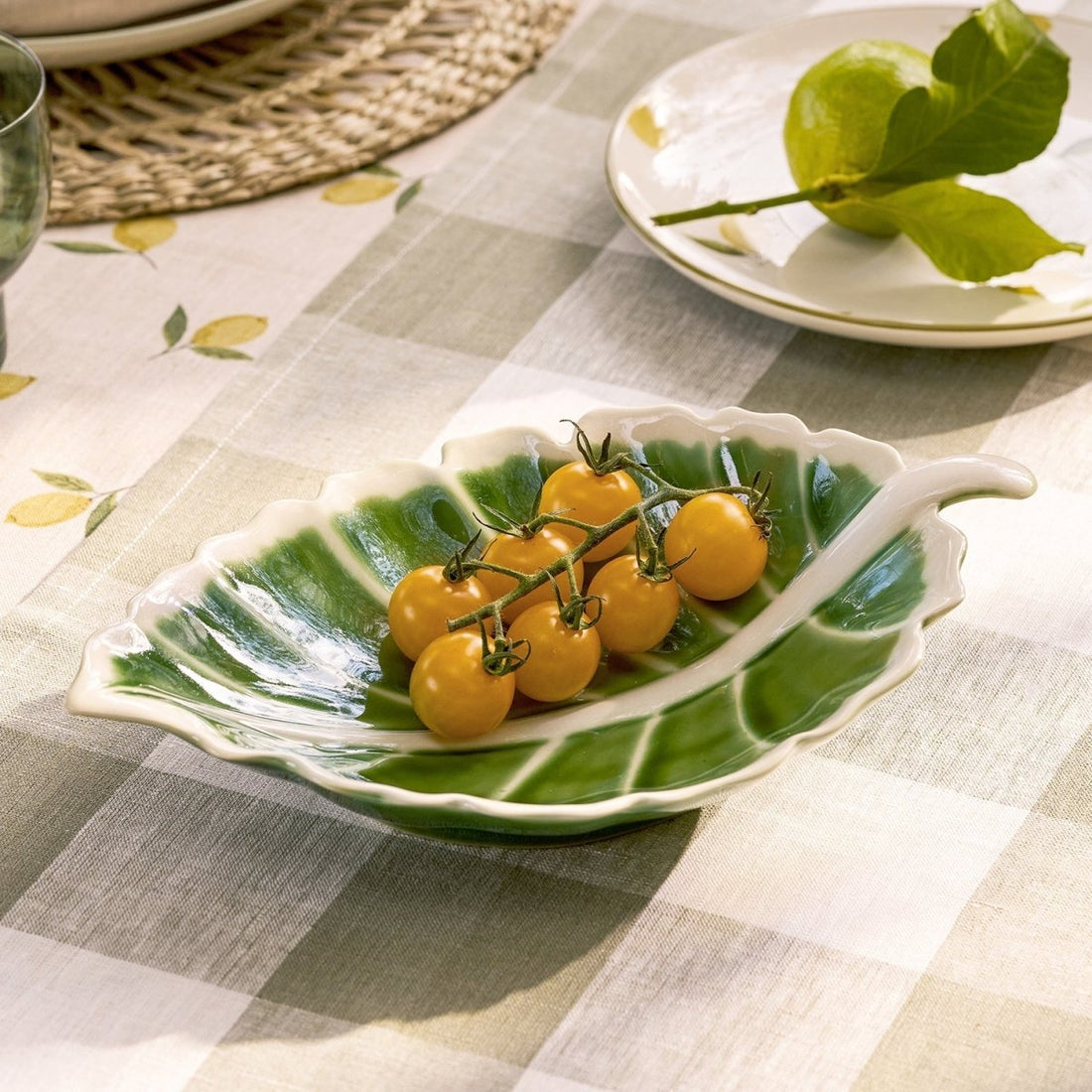 Leaf Stoneware Serving Dish - RUTHERFORD & Co
