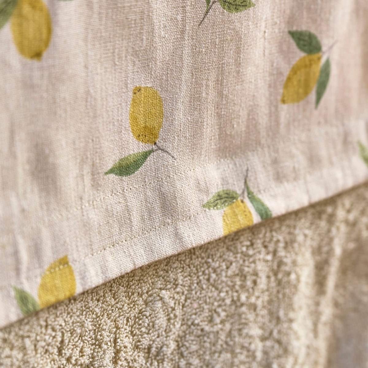 Lemons Linen Roller Hand Towel - RUTHERFORD & Co