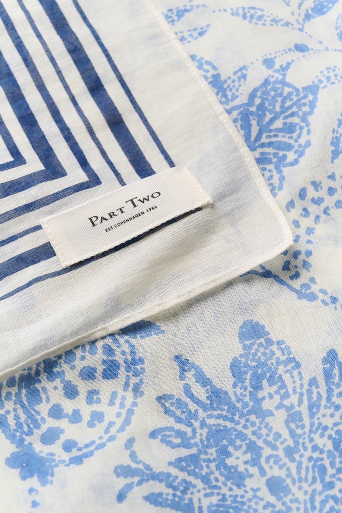 LouiPW Sc Scarf - Marina Paisley Print - RUTHERFORD & Co