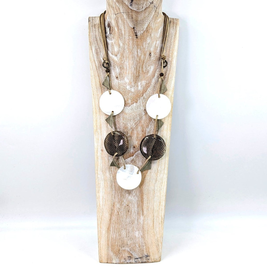 Luxe snake resin and shell discs link necklace - RUTHERFORD & Co