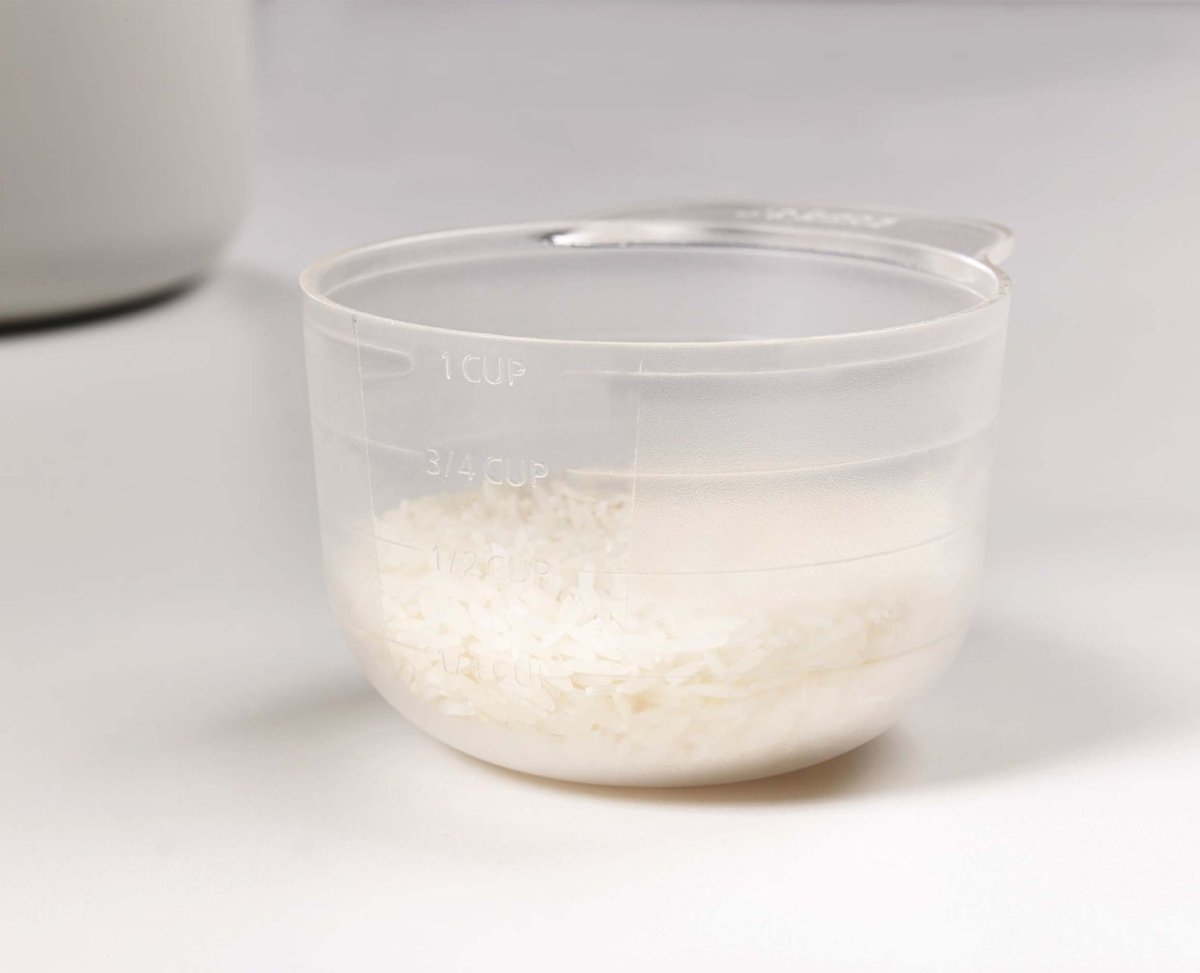 M-Cuisine™ White Microwave Rice Cooker - RUTHERFORD & Co