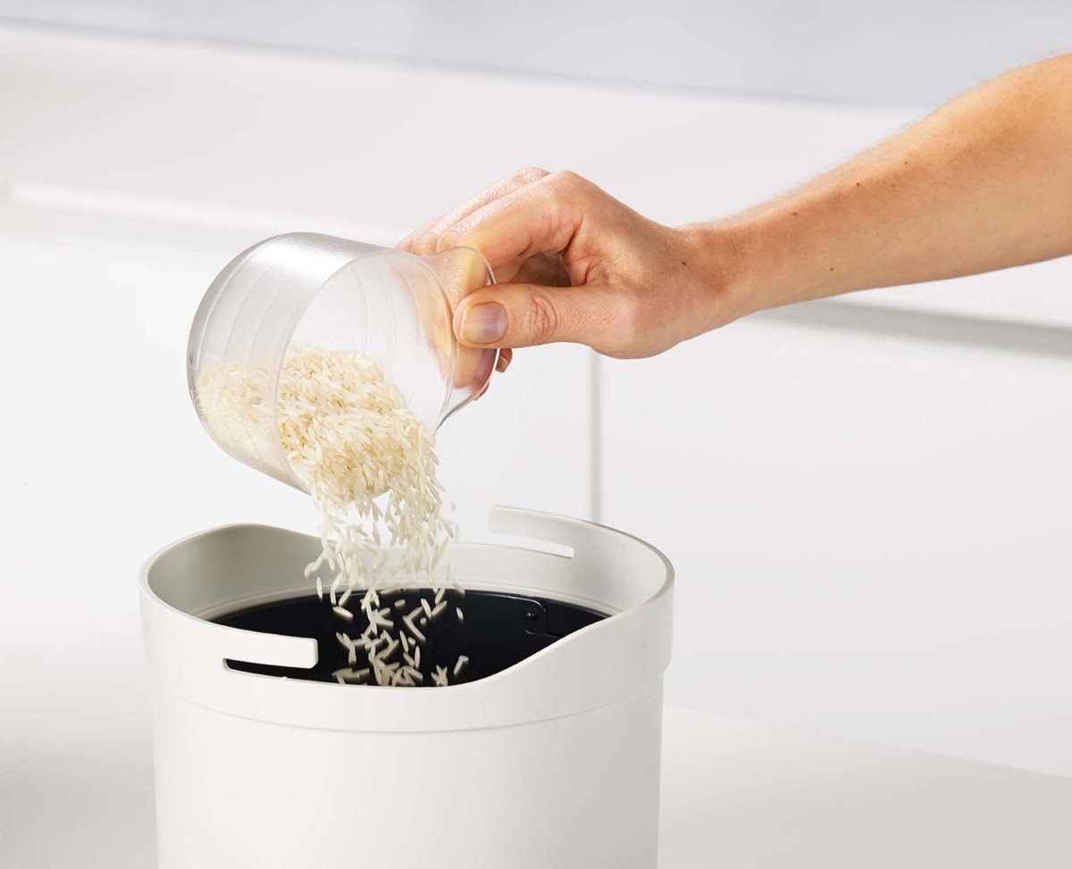 M-Cuisine™ White Microwave Rice Cooker - RUTHERFORD & Co