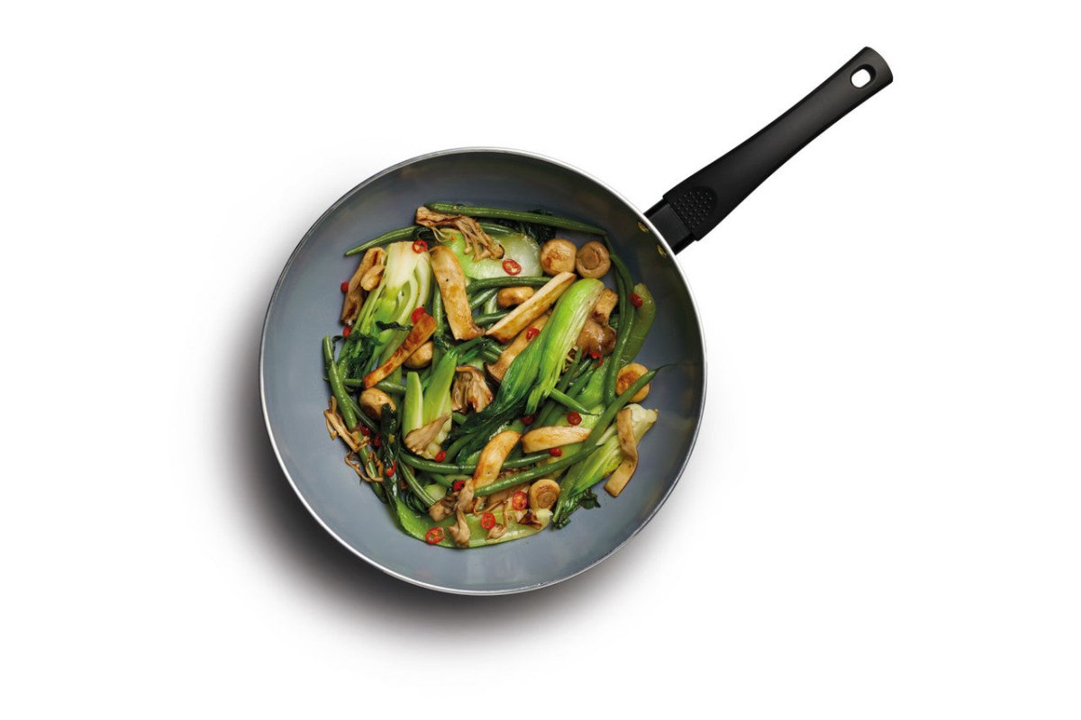 MasterClass Ceramic Coated Wok - RUTHERFORD & Co