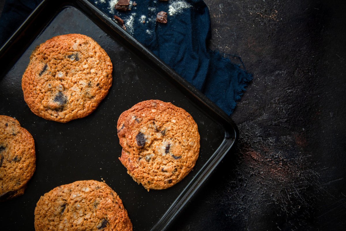 MasterClass Vitreous Enamel Baking Tray - RUTHERFORD & Co