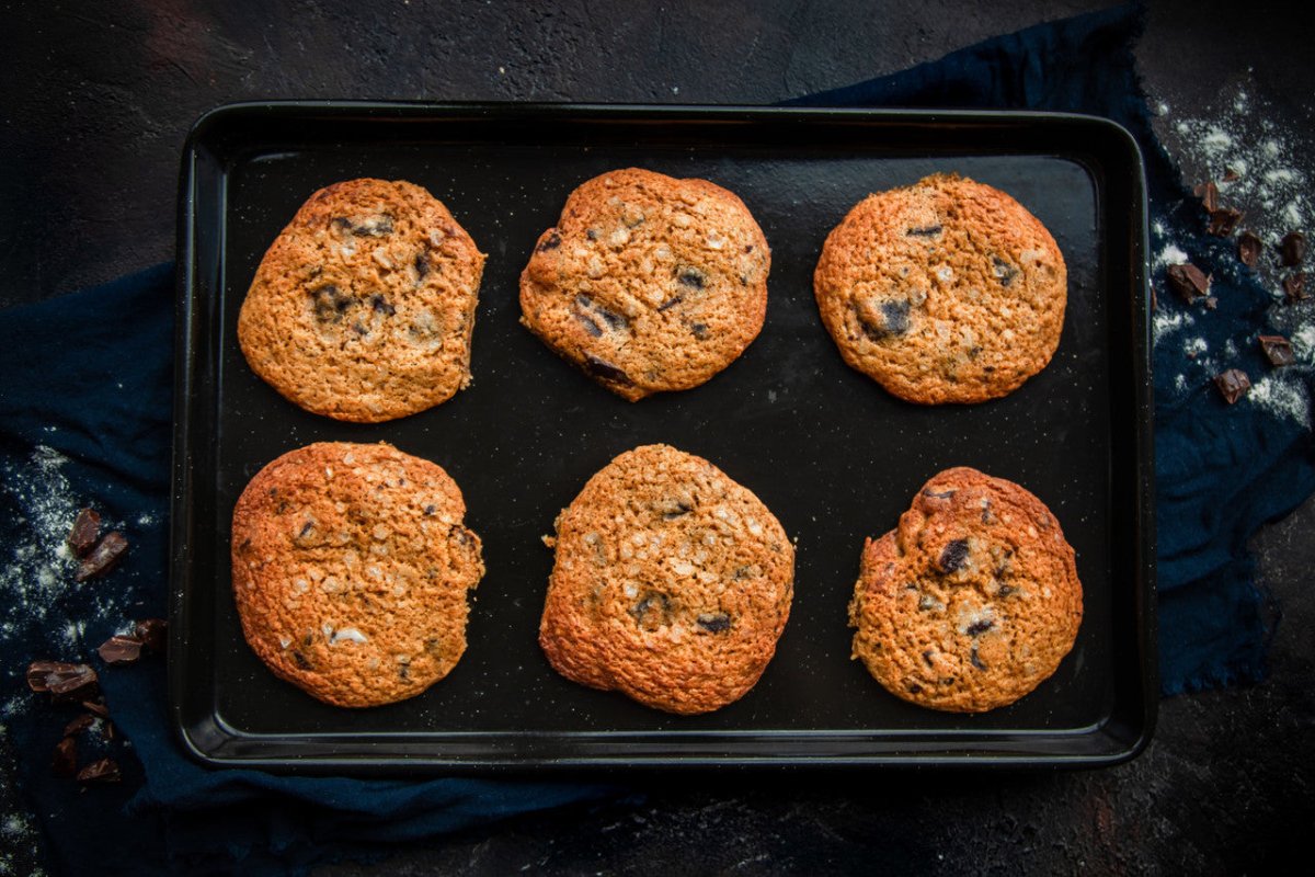 MasterClass Vitreous Enamel Baking Tray - RUTHERFORD & Co