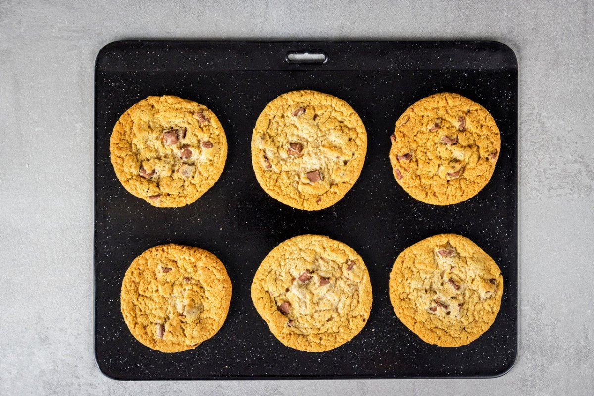 MasterClass Vitreous Enamel Baking Tray - RUTHERFORD & Co