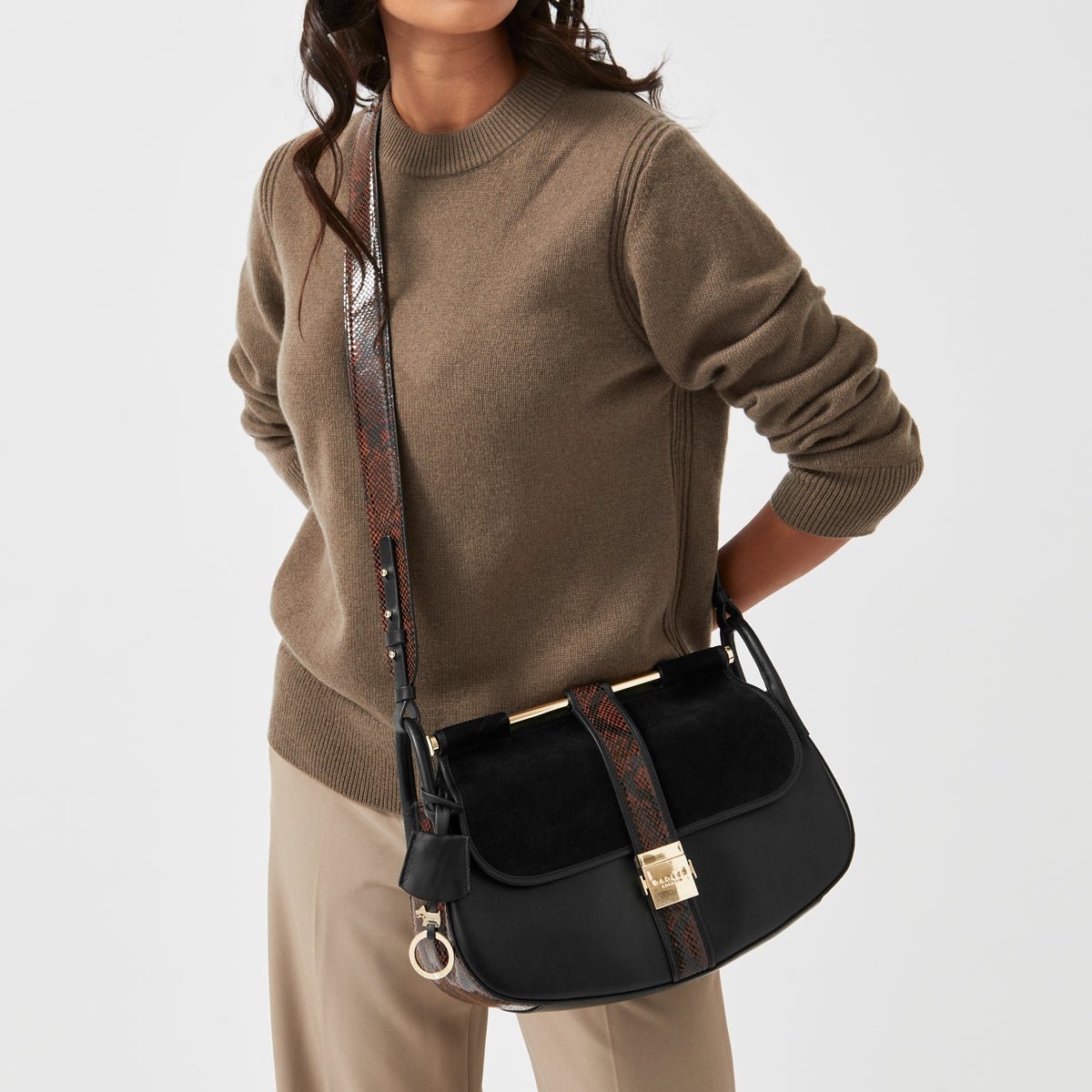 Medium Flapover Shoulder Black - RUTHERFORD & Co