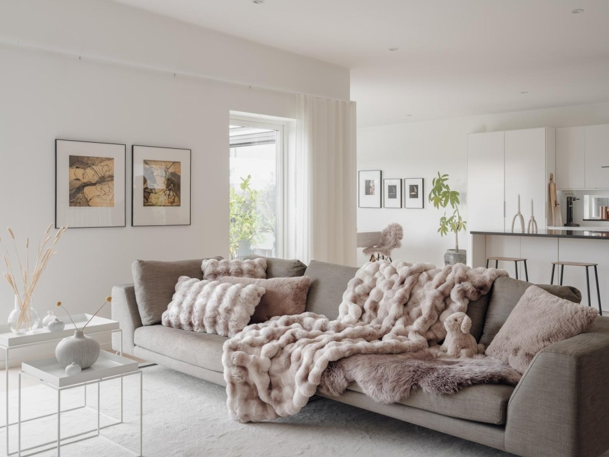 Misty Cushion L - Sand - RUTHERFORD & Co