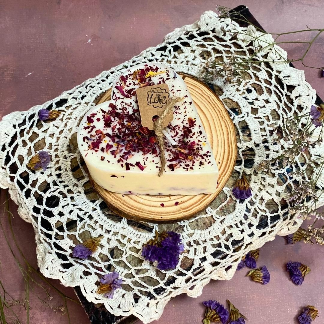 Natural Wax Candle W Rose Petals Jasmine 7x5cm - RUTHERFORD & Co