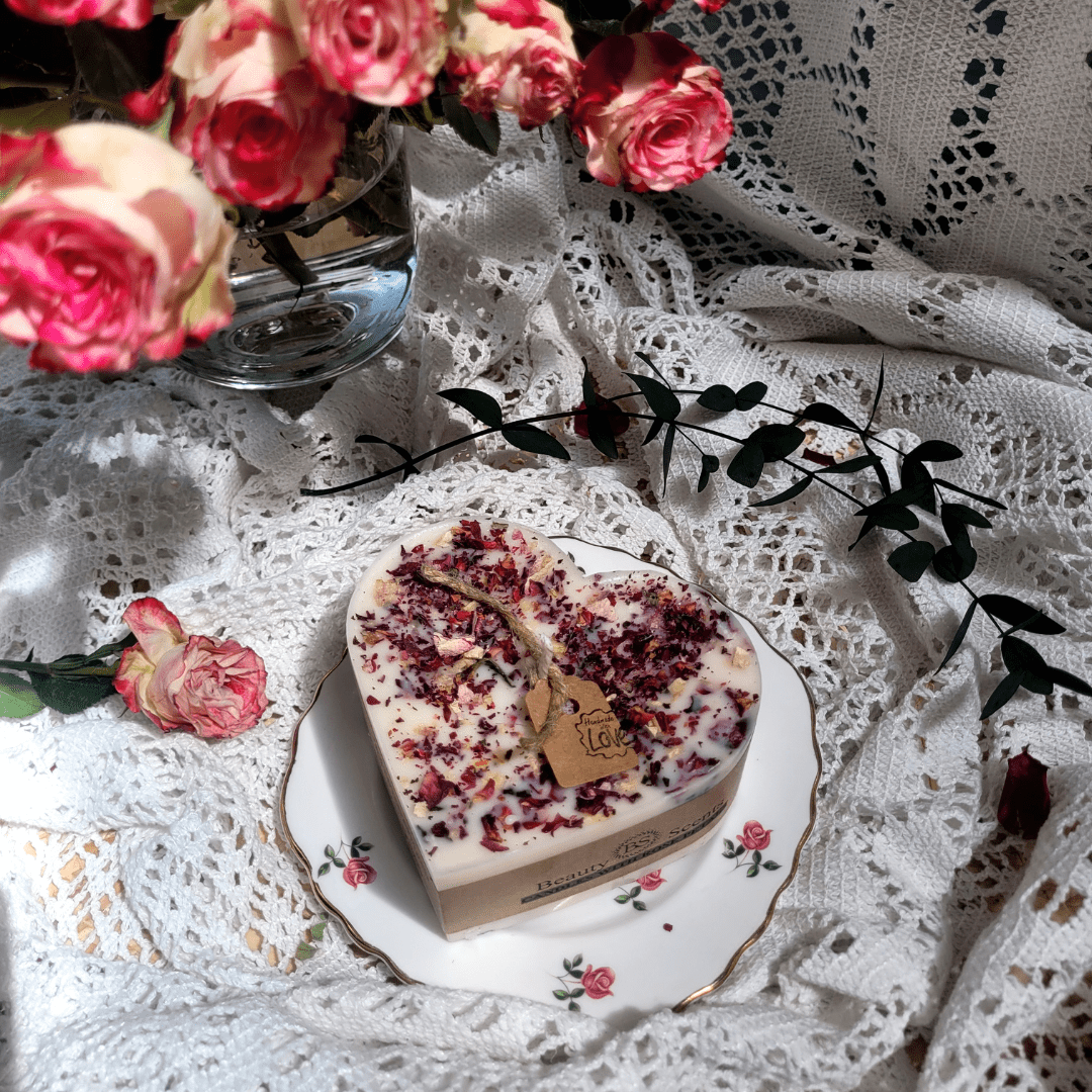 Natural Wax Candle W Rose Petals Lavender 9x5cm - RUTHERFORD & Co