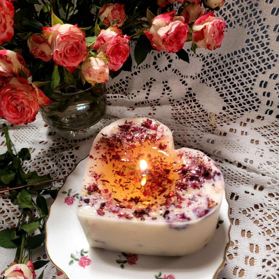 Natural Wax Candle W Rose Petals Lavender 9x5cm - RUTHERFORD & Co