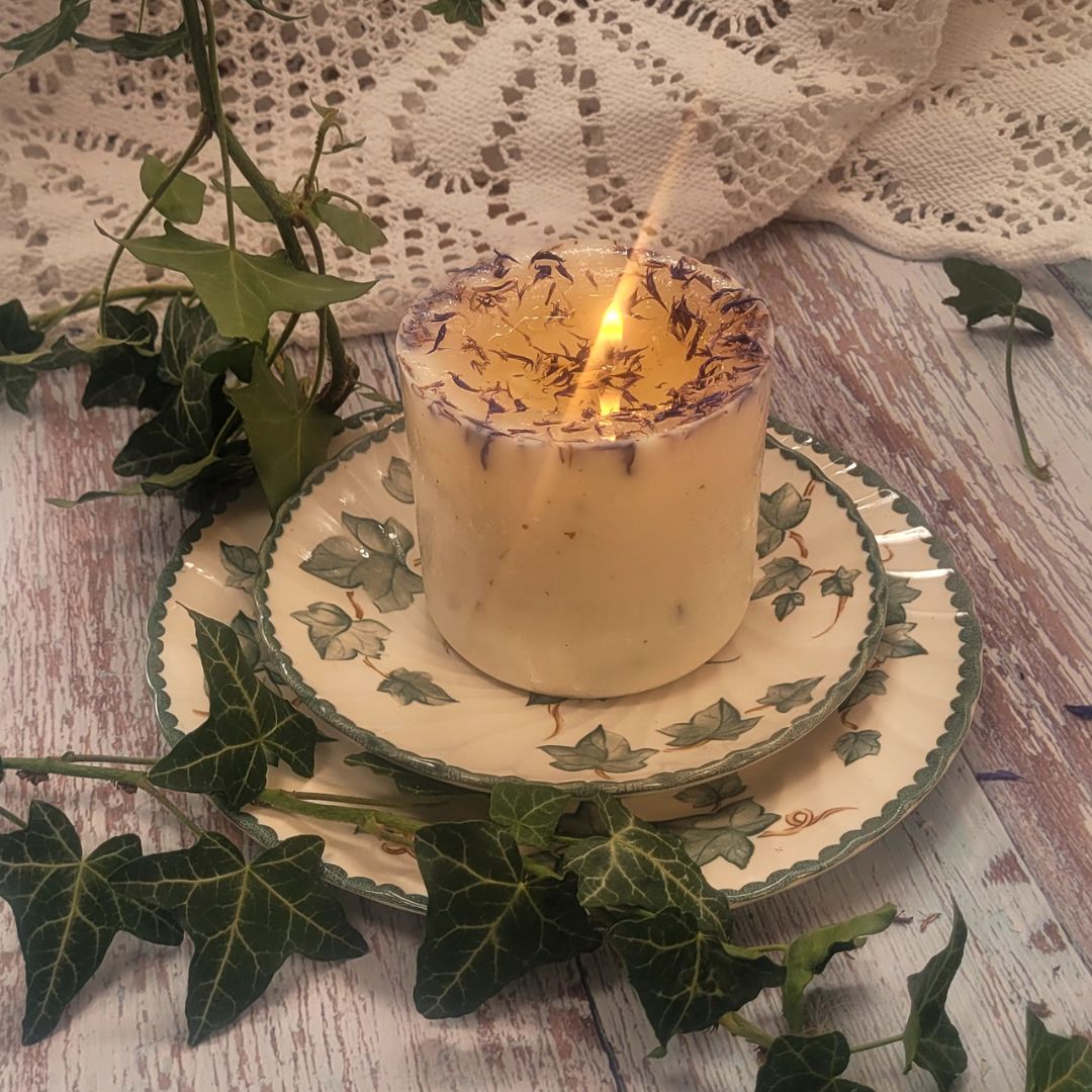 Natural Wax Candle W Wild Flowers Mango 7.5x8.5cm - RUTHERFORD & Co