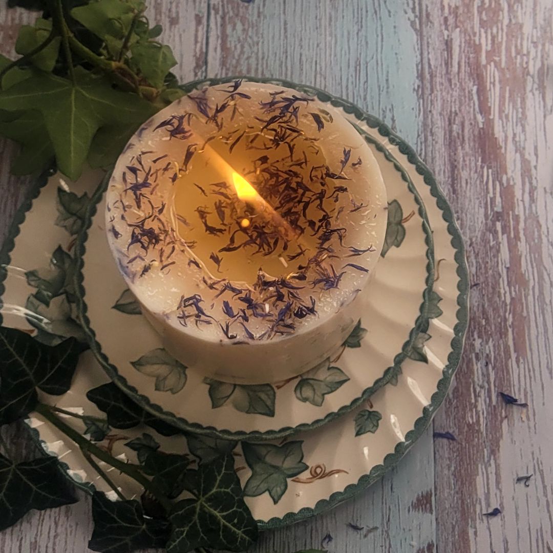 Natural Wax Candle W Wild Flowers Mango 7.5x8.5cm - RUTHERFORD & Co