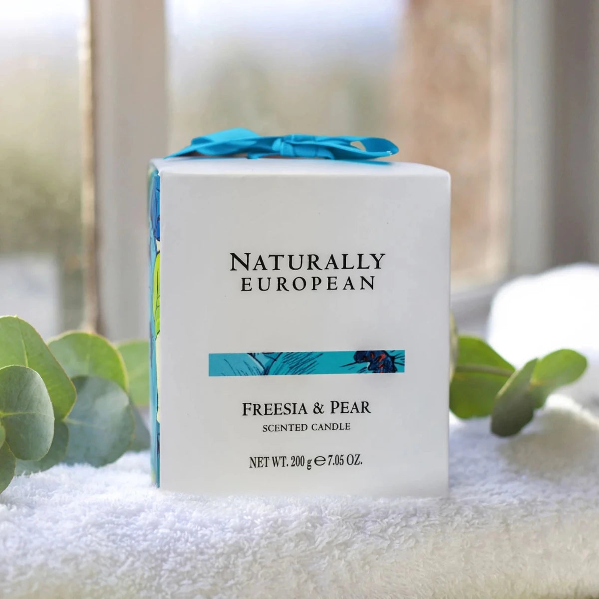 Naturally European Freesia and Pear 200g Candle - RUTHERFORD & Co