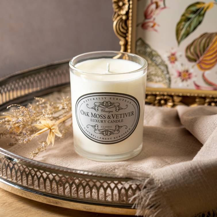 Naturally European Oak Moss and Vetiver Candle 180g - RUTHERFORD & Co