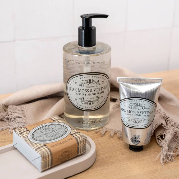 Naturally European Oak Moss and Vetiver Hand Wash 500ml - RUTHERFORD & Co