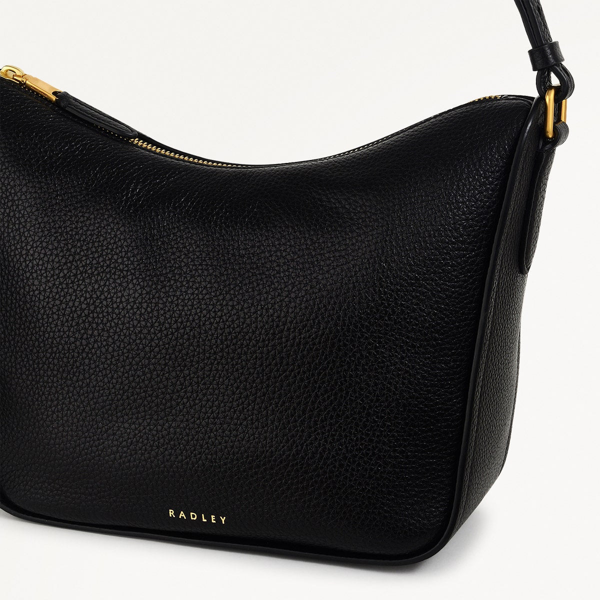 Oak Street Medium Ziptop Cross Body Black - RUTHERFORD & Co