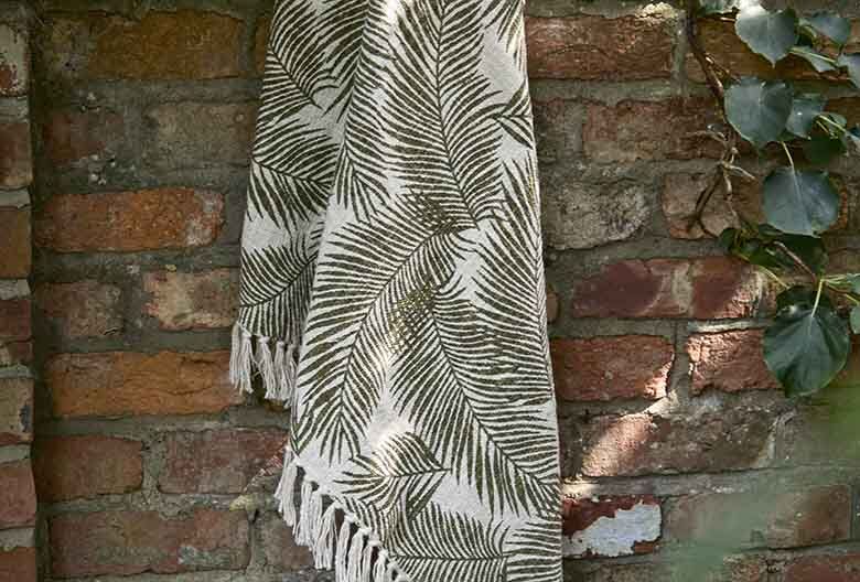 Palm leaf throw - RUTHERFORD & Co