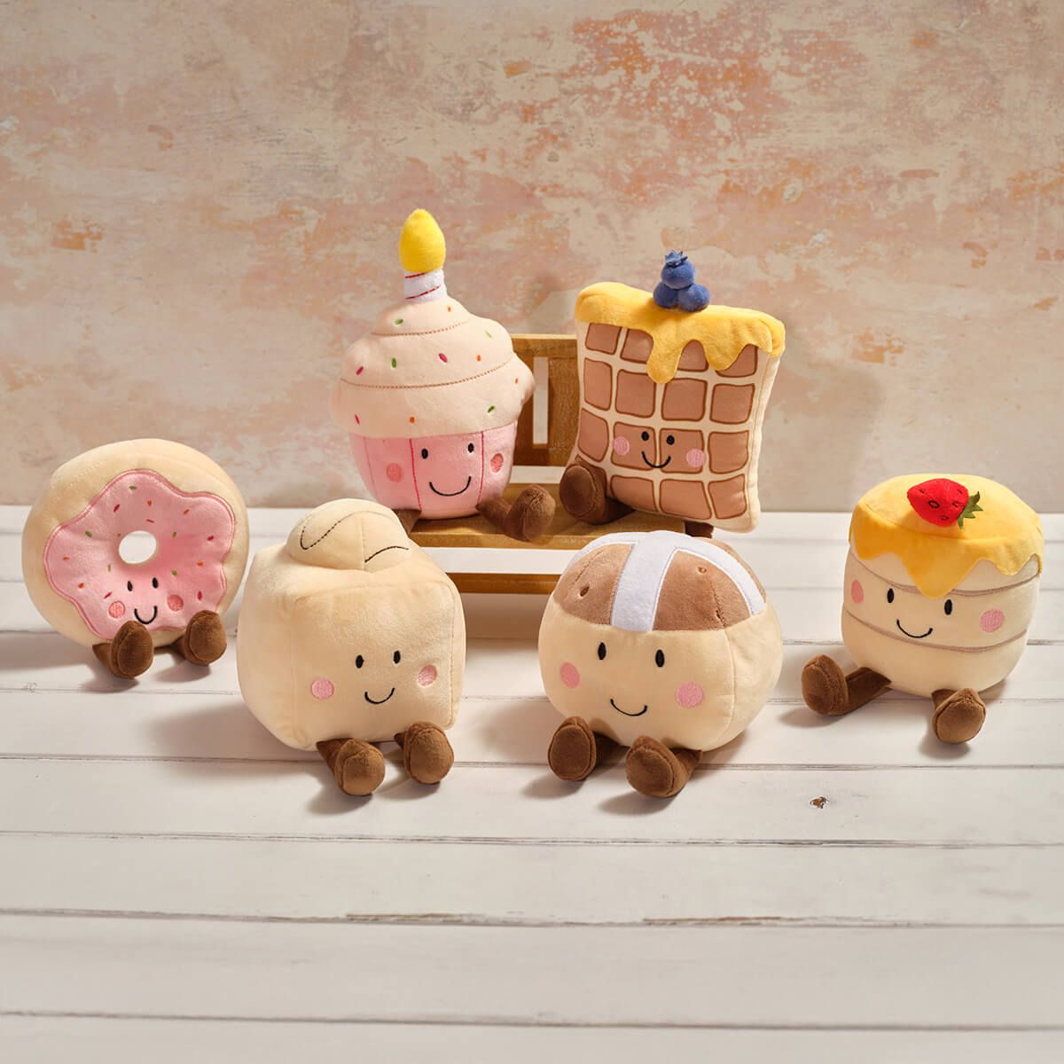 Plush Foodie Hot Cross Bun - RUTHERFORD & Co