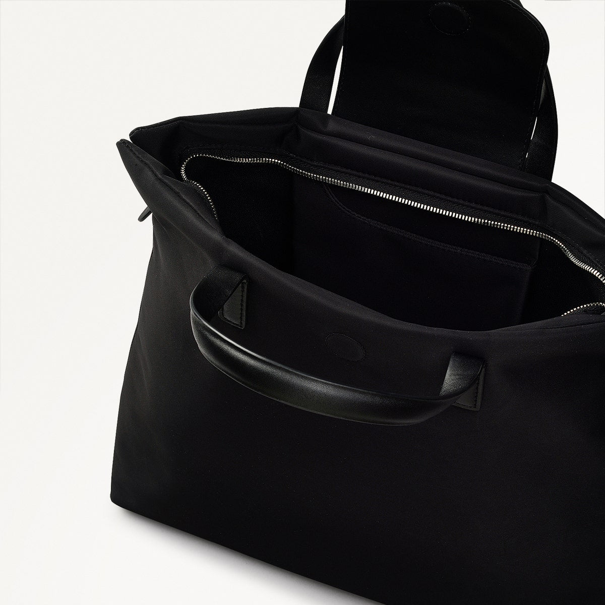 POCKET ESSENTIALS/BLACK/MEDIUM ZIPTOP BACKPACK - RUTHERFORD & Co